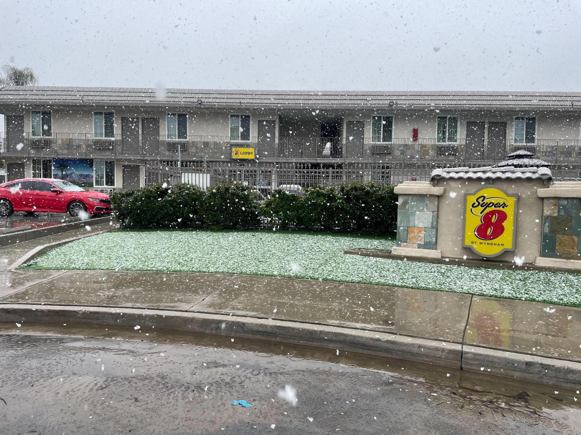 ซูเปอร์ 8 บาย วินด์แฮม เรดแลนด์/ซานเบอร์นาร์ดิโน Motel เรดแลนด์ส ภายนอก รูปภาพ