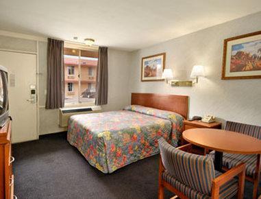 ซูเปอร์ 8 บาย วินด์แฮม เรดแลนด์/ซานเบอร์นาร์ดิโน Motel เรดแลนด์ส ภายนอก รูปภาพ